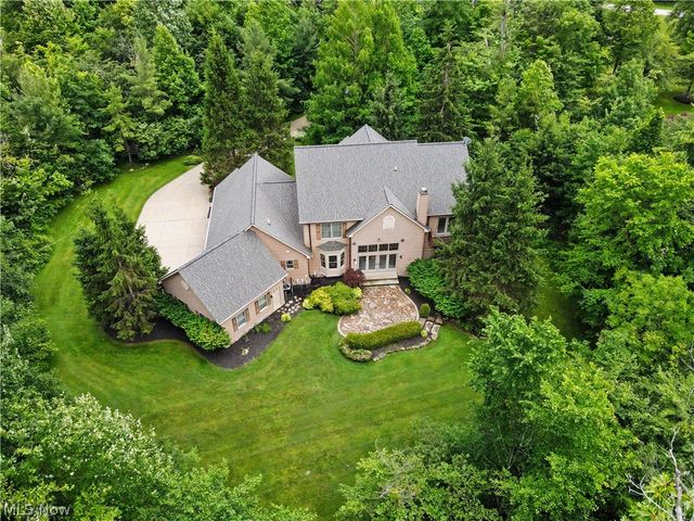 11440 Glenmora Drive, Chardon, OH 44024