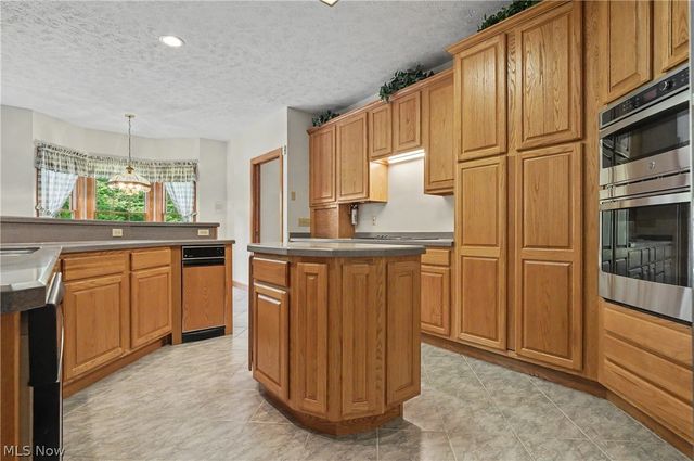 11440 Glenmora Drive, Chardon, OH 44024