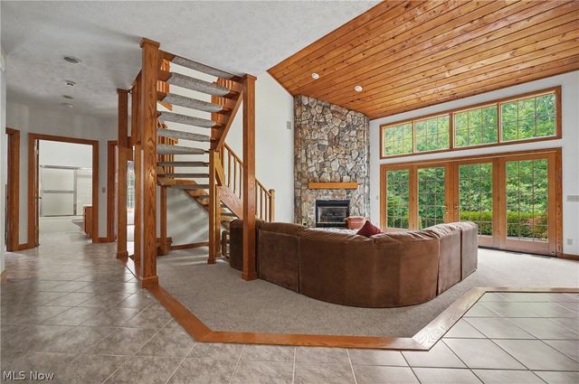 11440 Glenmora Drive, Chardon, OH 44024