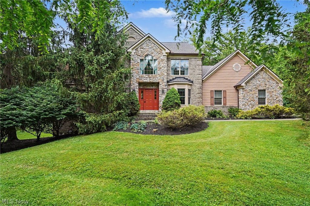 11440 Glenmora Drive, Chardon, OH 44024