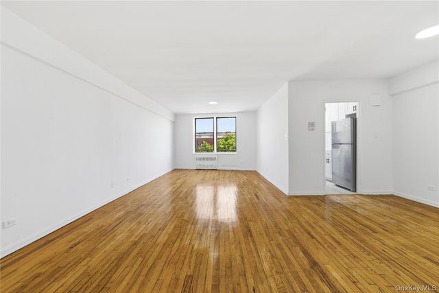 1040 Neilson Street 4F, Far Rockaway, NY 11691