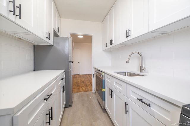 1040 Neilson Street 4F, Far Rockaway, NY 11691