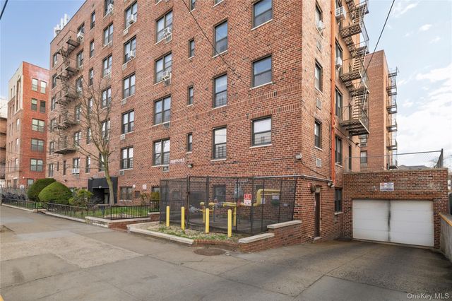 1040 Neilson Street 4F, Far Rockaway, NY 11691