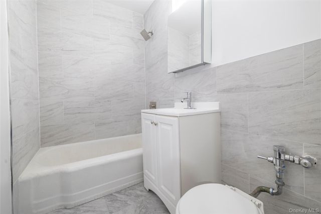 1040 Neilson Street 4F, Far Rockaway, NY 11691