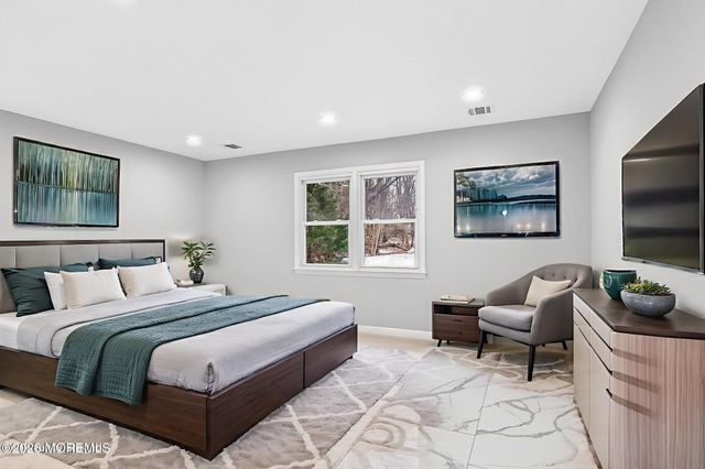 6 Storer Court, Morganville, NJ 07751