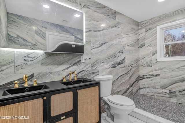 6 Storer Court, Morganville, NJ 07751