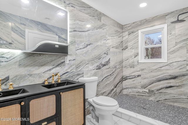 6 Storer Court, Morganville, NJ 07751