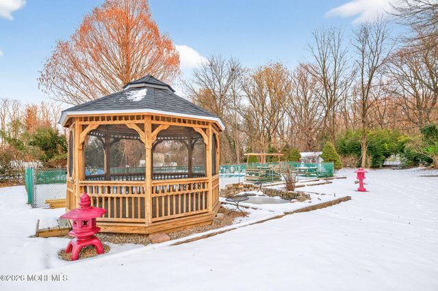 6 Storer Court, Morganville, NJ 07751
