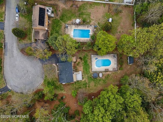 6 Storer Court, Morganville, NJ 07751