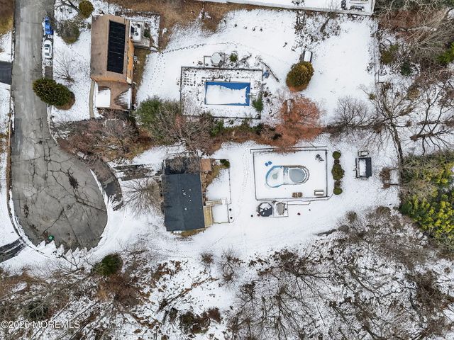 6 Storer Court, Morganville, NJ 07751