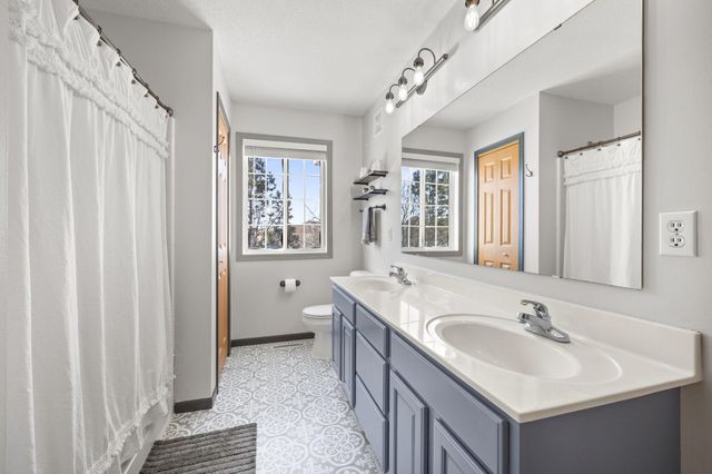 18206 70th Avenue N, Maple Grove, MN 55311