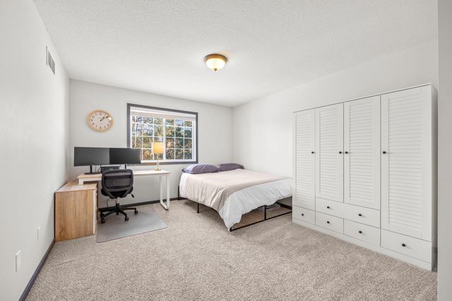 18206 70th Avenue N, Maple Grove, MN 55311