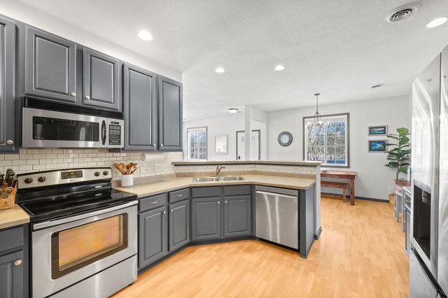 18206 70th Avenue N, Maple Grove, MN 55311