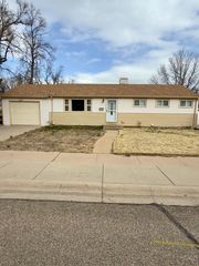 1620 Comanche Rd, Pueblo, CO 81001