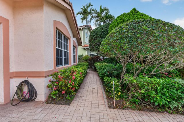 4889 N Classical Boulevard, Delray Beach, FL 33445