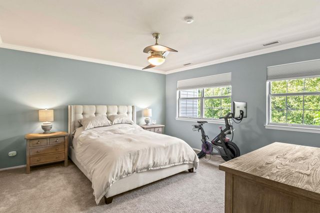 34 Thomas Lane, East Setauket, NY 11733