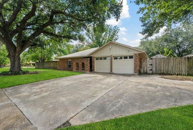 3930 Tumbleweed Lane, Baytown, TX 77521