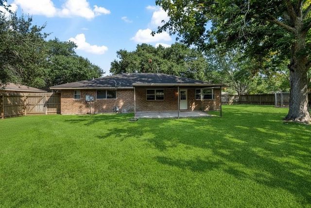 3930 Tumbleweed Lane, Baytown, TX 77521