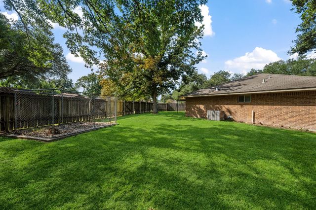 3930 Tumbleweed Lane, Baytown, TX 77521