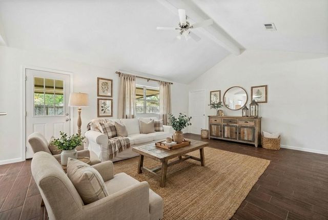 3930 Tumbleweed Lane, Baytown, TX 77521