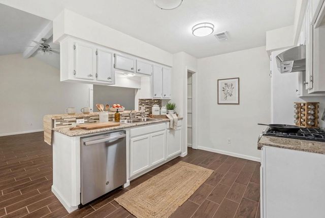 3930 Tumbleweed Lane, Baytown, TX 77521