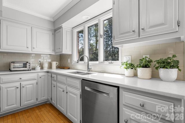 1961 5th Street Lane NW, Hickory, NC 28601