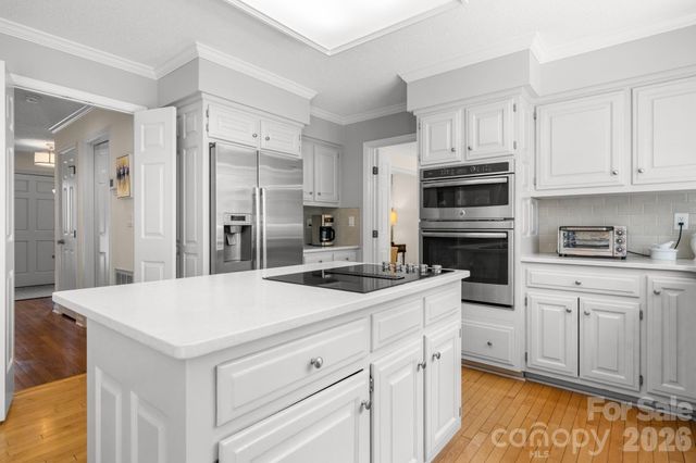 1961 5th Street Lane NW, Hickory, NC 28601