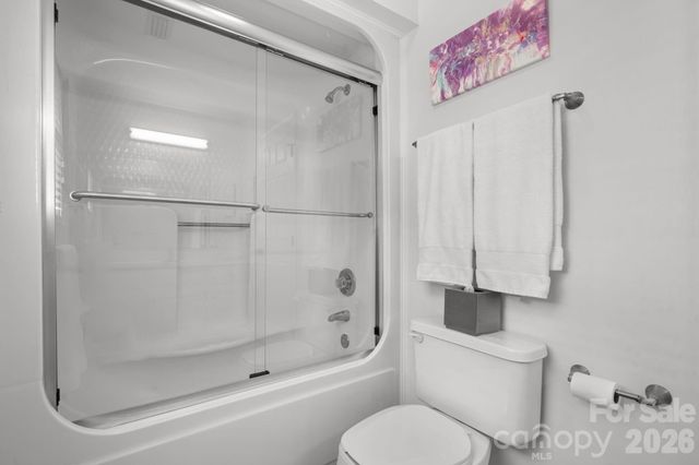 1961 5th Street Lane NW, Hickory, NC 28601