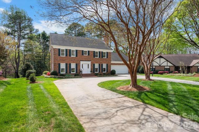 1961 5th Street Lane NW, Hickory, NC 28601