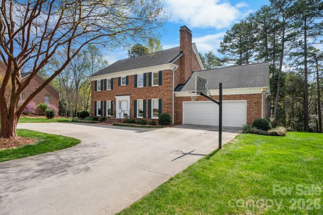 1961 5th Street Lane NW, Hickory, NC 28601