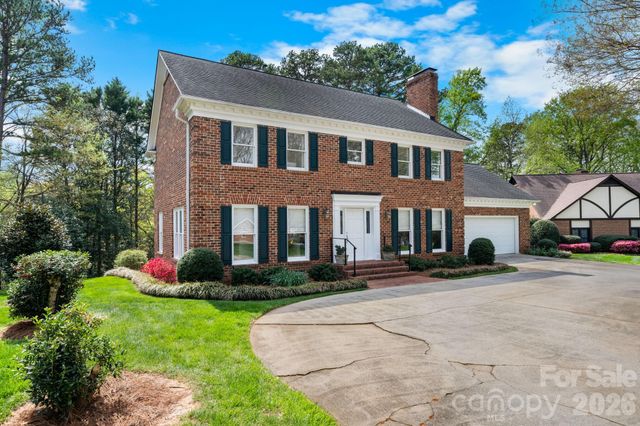 1961 5th Street Lane NW, Hickory, NC 28601