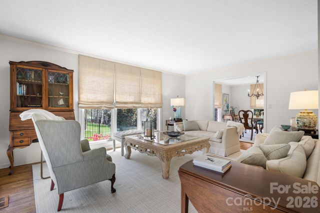1961 5th Street Lane NW, Hickory, NC 28601