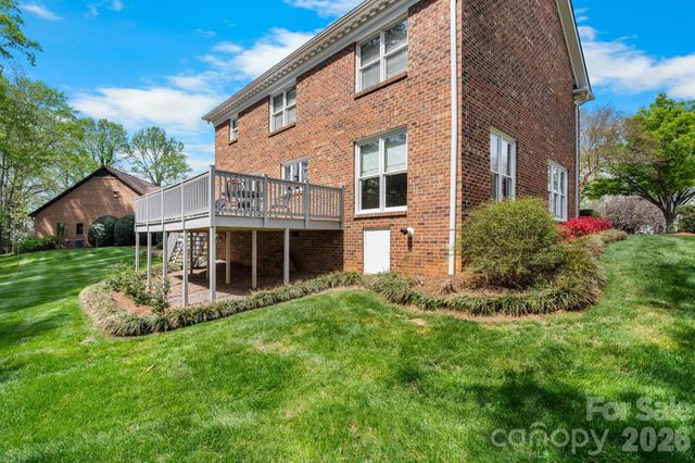 1961 5th Street Lane NW, Hickory, NC 28601