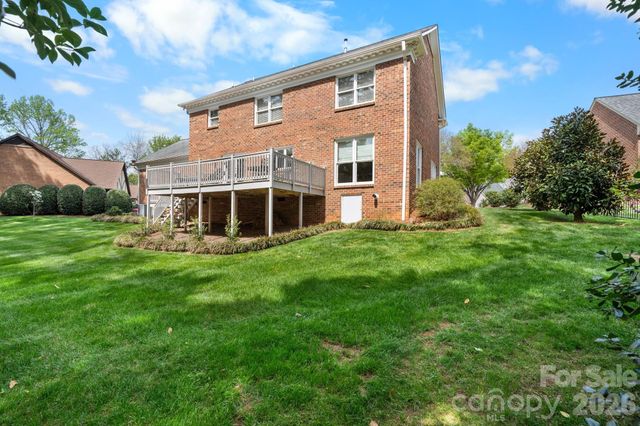 1961 5th Street Lane NW, Hickory, NC 28601