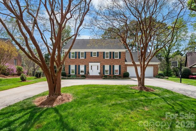 1961 5th Street Lane NW, Hickory, NC 28601