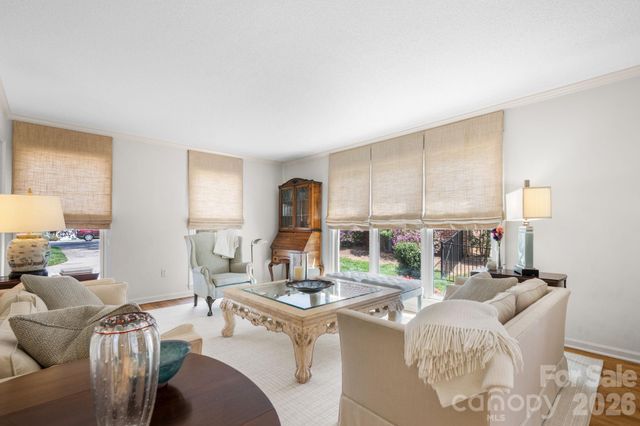 1961 5th Street Lane NW, Hickory, NC 28601