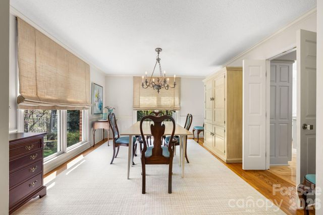 1961 5th Street Lane NW, Hickory, NC 28601