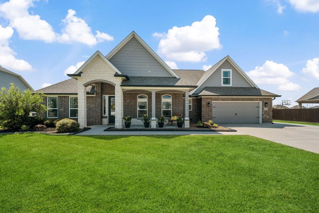 14614 Saratoga Lane, Mont Belvieu, TX 77523