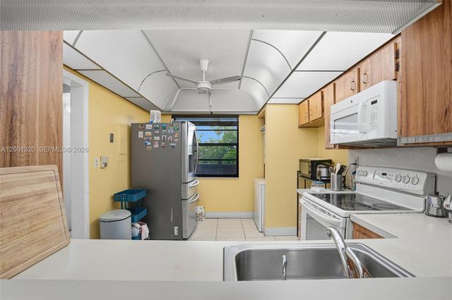 1001 Colony Point Circle 503, Pembroke Pines, FL 33026