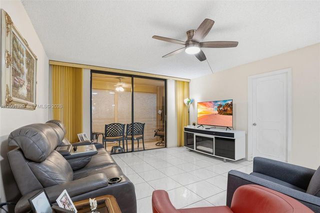 1001 Colony Point Circle 503, Pembroke Pines, FL 33026