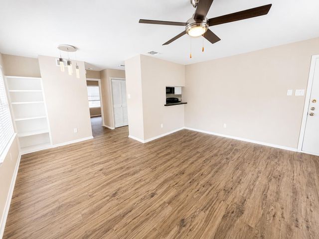 10507 Mellow MDWS 13202, Austin, TX 78750