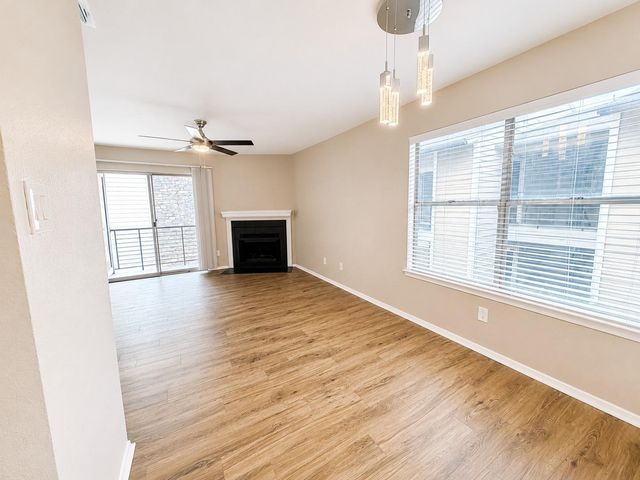 10507 Mellow MDWS 13202, Austin, TX 78750
