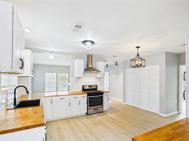 823 Havendon Circle, Dallas, TX 75203