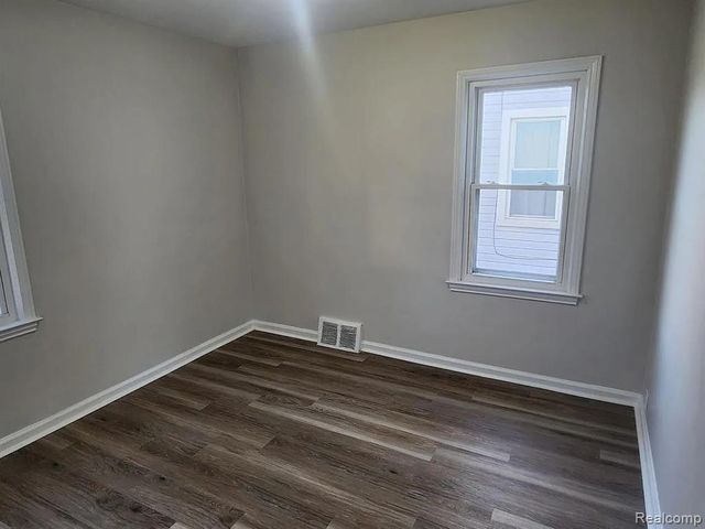 24901 New York Street, Dearborn, MI 48124