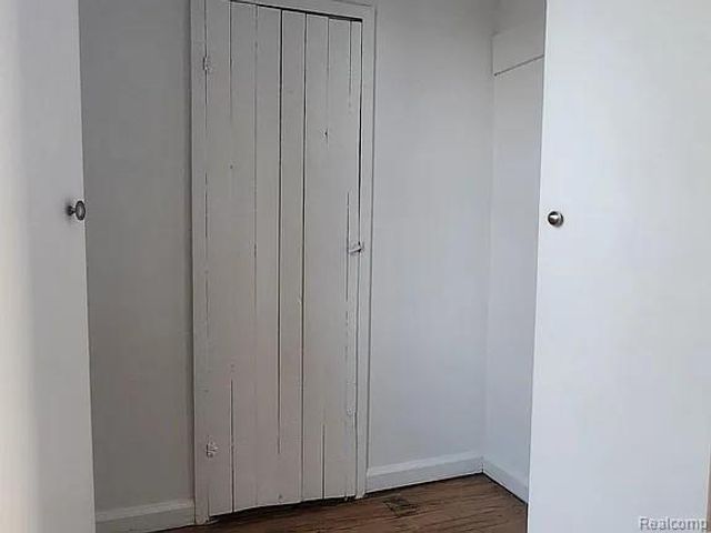 24901 New York Street, Dearborn, MI 48124