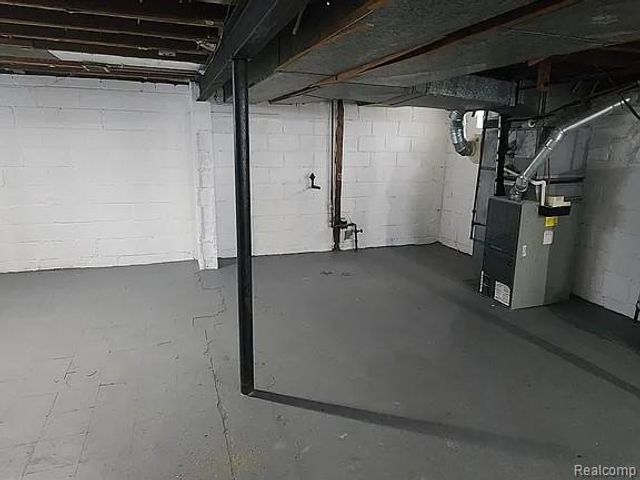 24901 New York Street, Dearborn, MI 48124