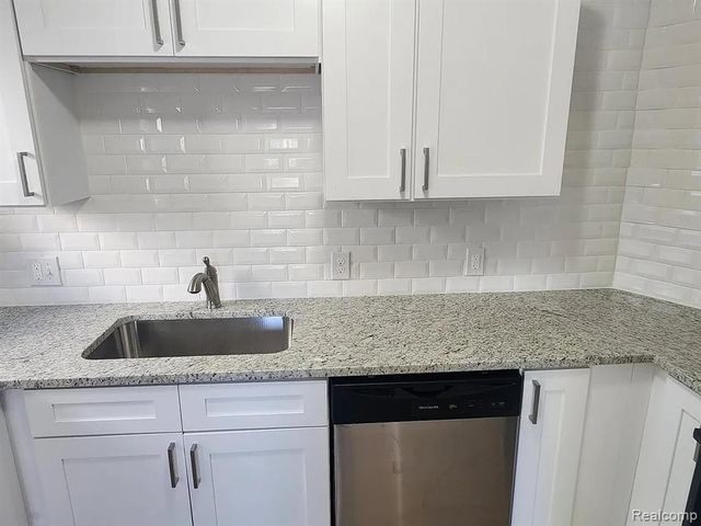 24901 New York Street, Dearborn, MI 48124