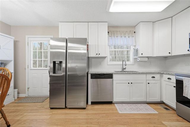 2525 Henderson Mountain Road, Jasper, GA 30143