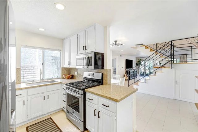 11621 Tampa Avenue 194, Porter Ranch, CA 91326