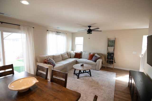 430 Peppercorn Dr, Turlock, CA 95380